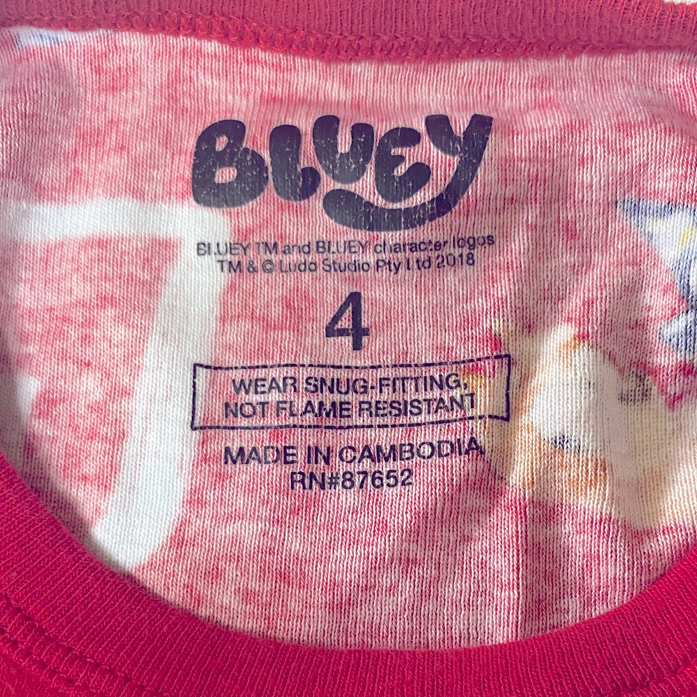 Bluey Red Heart Pajama Set Size 4T - Picture 3 of 5